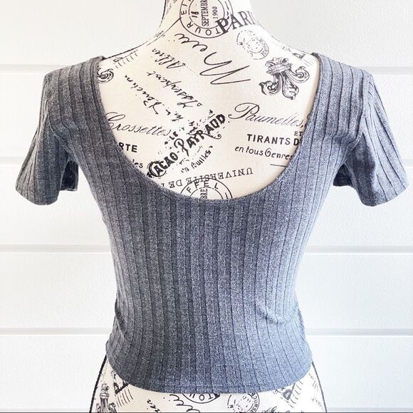 Hollister Womens Grey Ribbed Knit Square Neck Slim Fit Crop Tee Size Small - Picture 4 of 9
